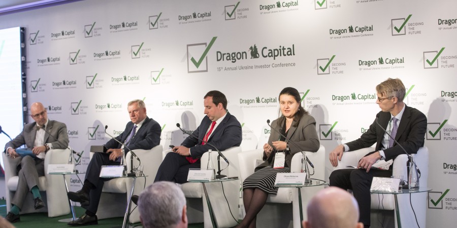 Панельна дискусія з Урядом та міжнародними фінансовими організаціями