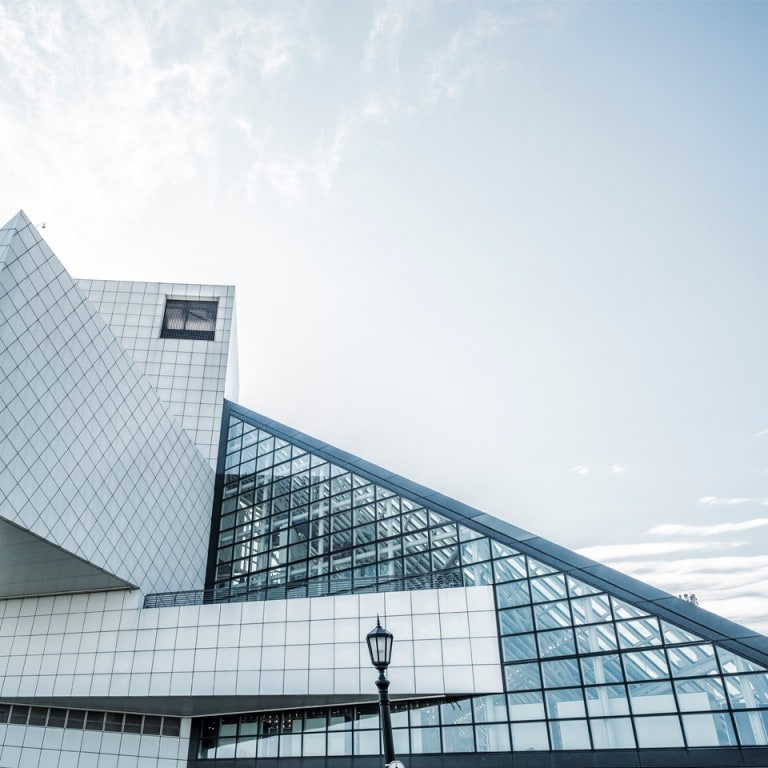 Ми&nbsp;є&nbsp;<strong>провідною незалежною інвестиційною компанією </strong><br>в&nbsp;Україні